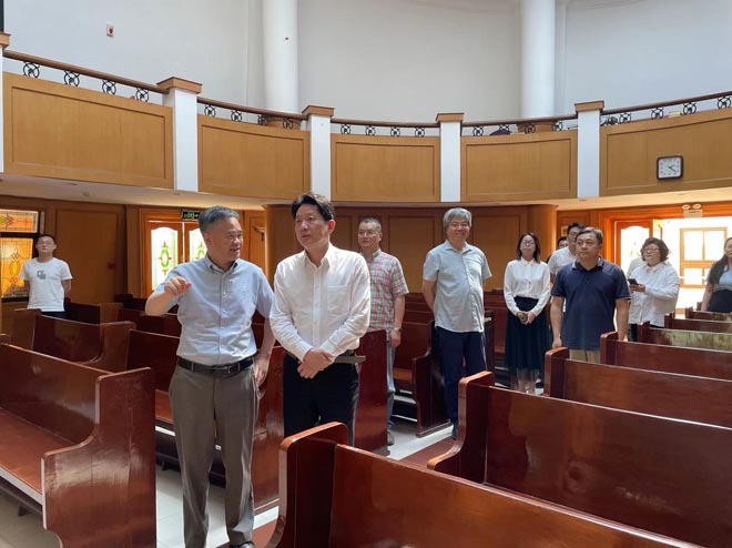 上海市民宗局领导走访华东神学院